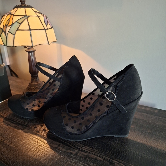 Elegant Black Wedge Heels with Polka Dot Mesh - Picture 1 of 6